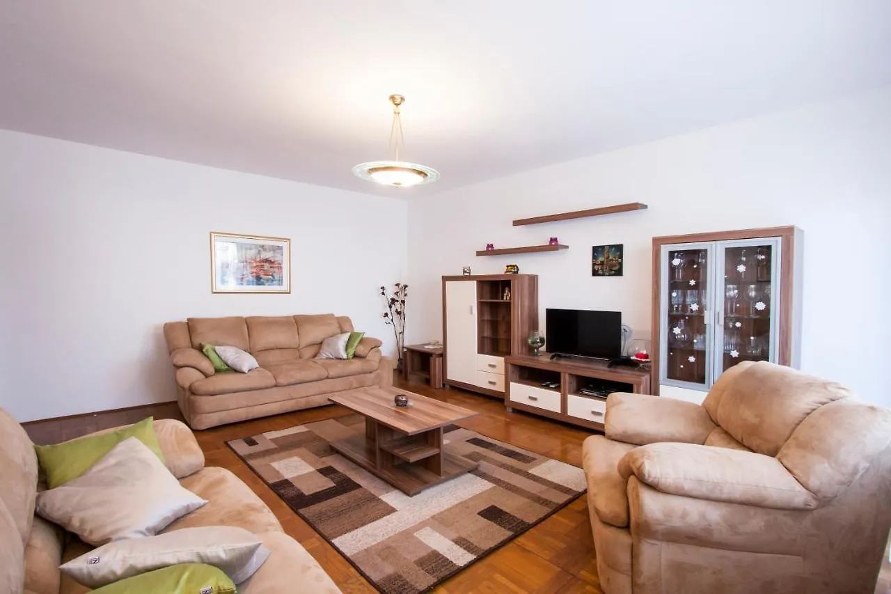 Apartment Nola By Rent Istria Poreč Kroatien